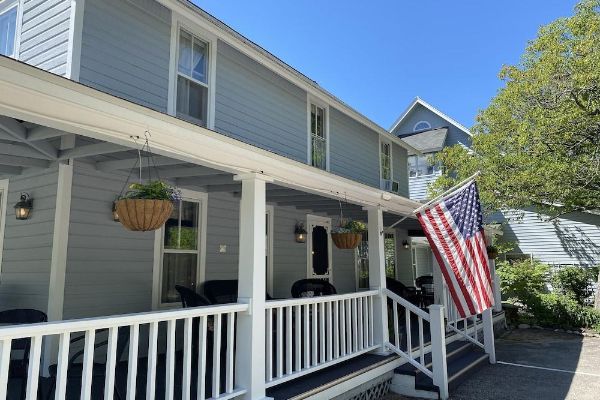 The Sylvan Inn (Glen Arbor)